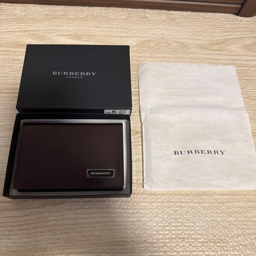 新品 未使用 BURBERRY バーバリー ブラウン レザー 名刺入れ バーバリー BURBERRY カードケース 名刺入れ 8083771 A1336 Bカット