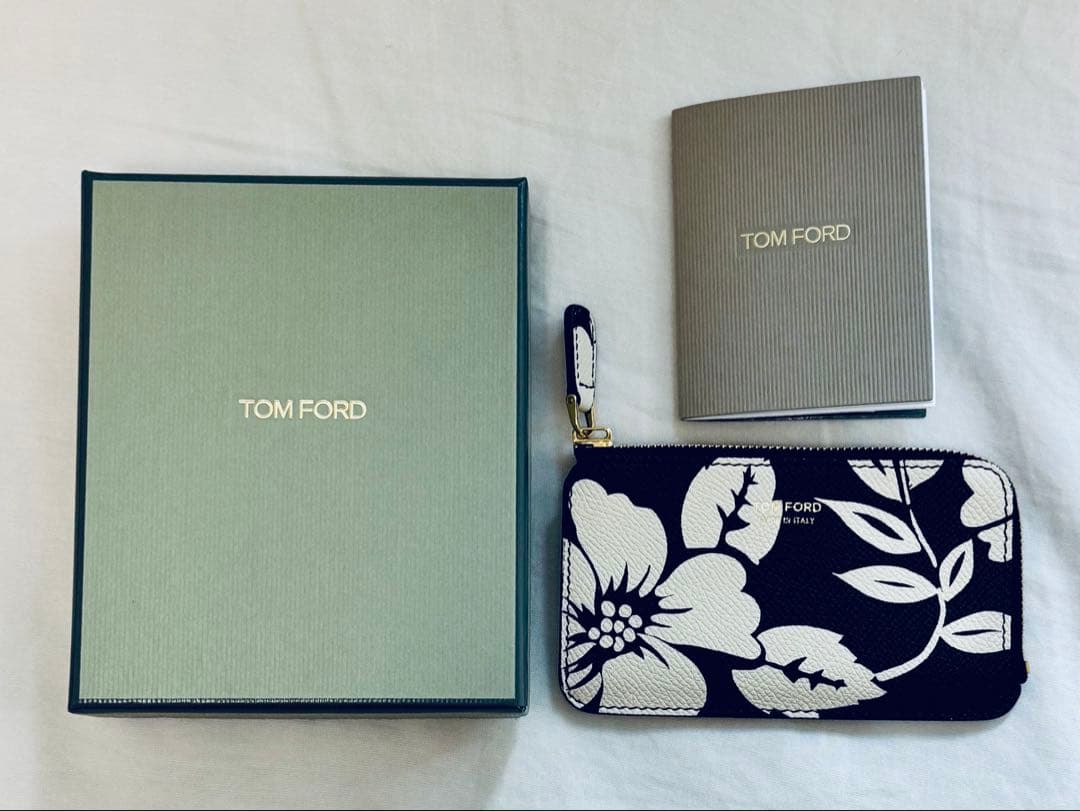 トムフォード 小型財布 トムフォード TOM FORD 財布 二つ折り財布 折りたたみ財布 Y0228