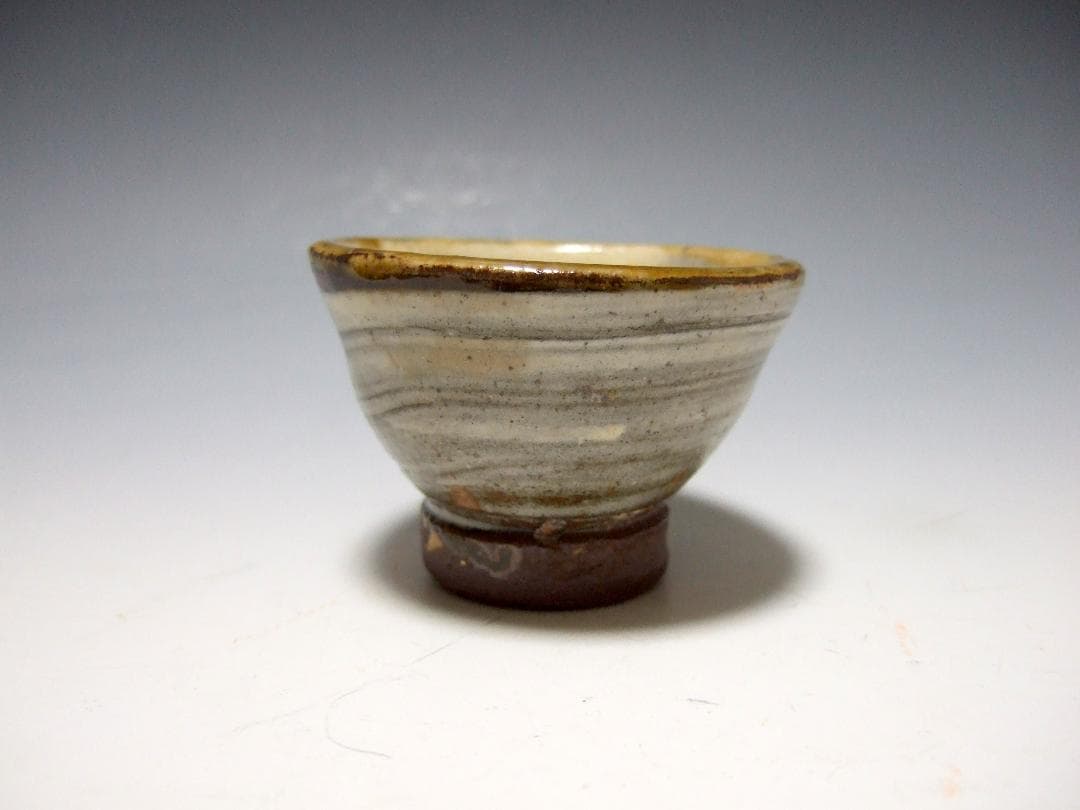 人間国宝 金城次郎 壺屋焼 魚文 盃 ぐい呑み サイン彫無 沖縄 酒器