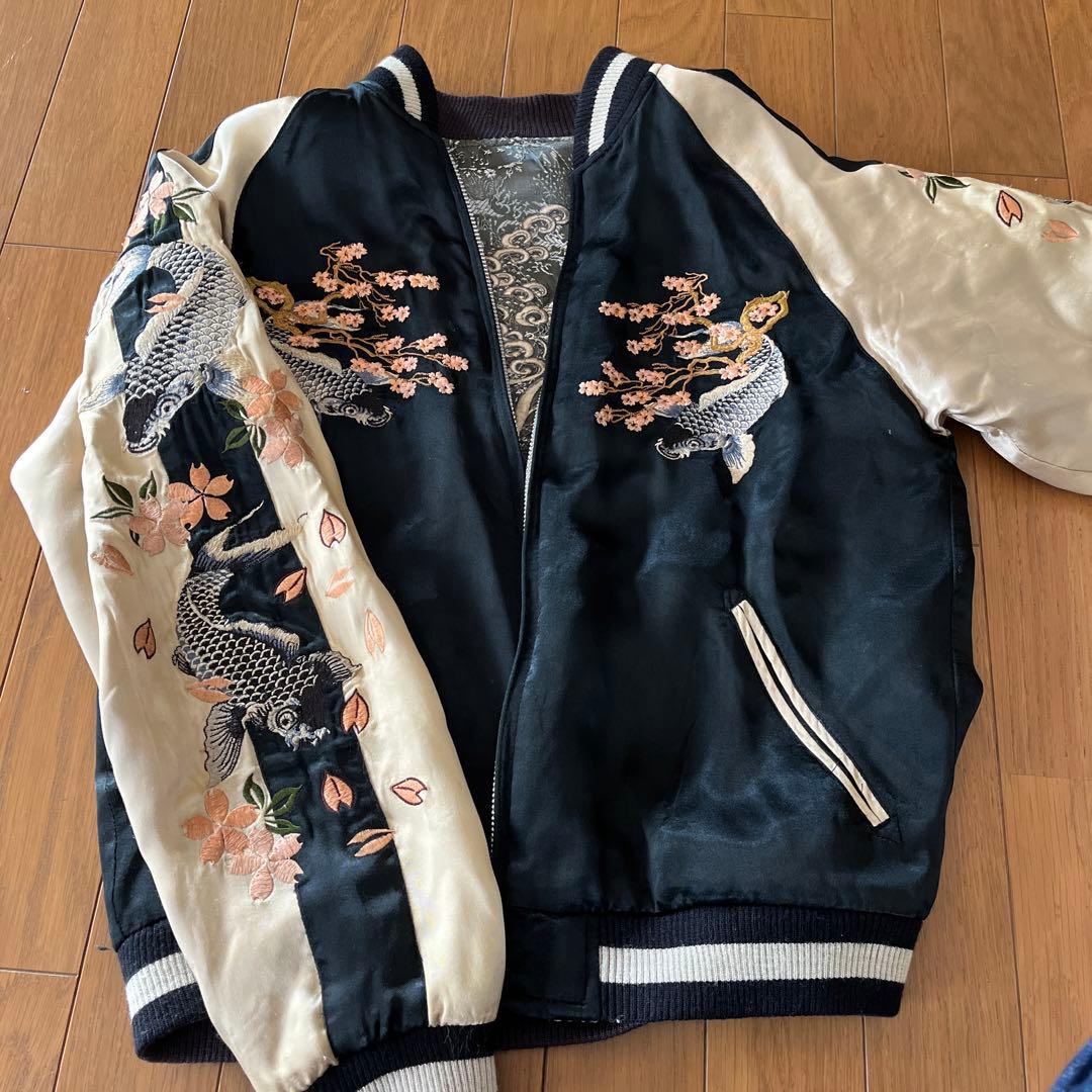 刺繍入りサテンスカジャン 黒とクリーム　Mサイズ FUNALIVE（ファンアライブ） スカジャン 刺繍 サテン スカジャン