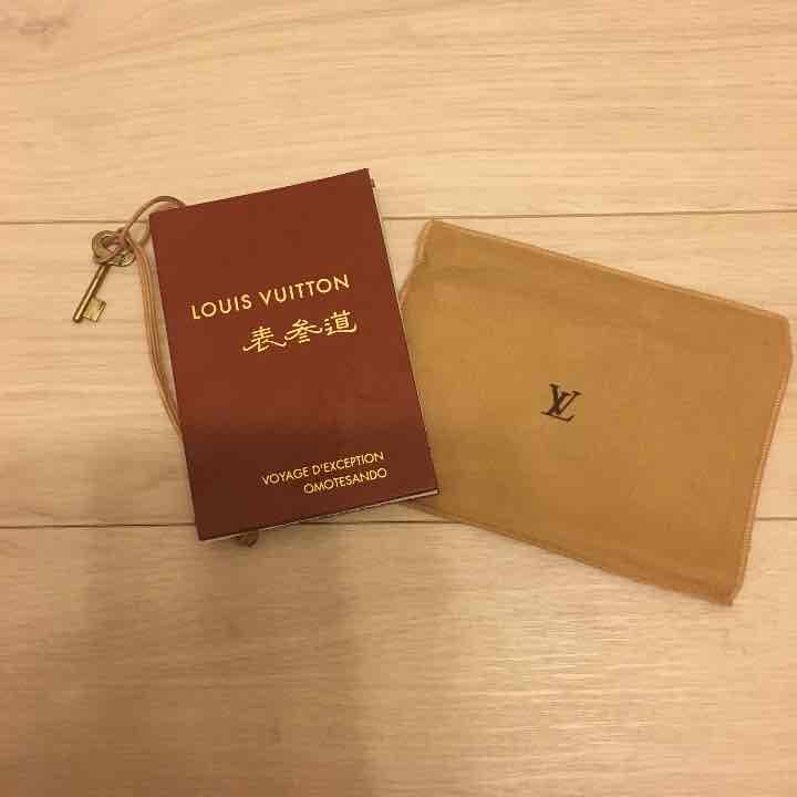 【LOUIS VUITTON】ルイヴィトン LOUIS VUITTON（ルイ・ヴィトン） 長財布 ジッピーウォレット M95341