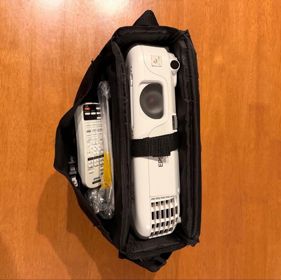 EPSON プロジェクター 本体 EB-S02H - メルカリ