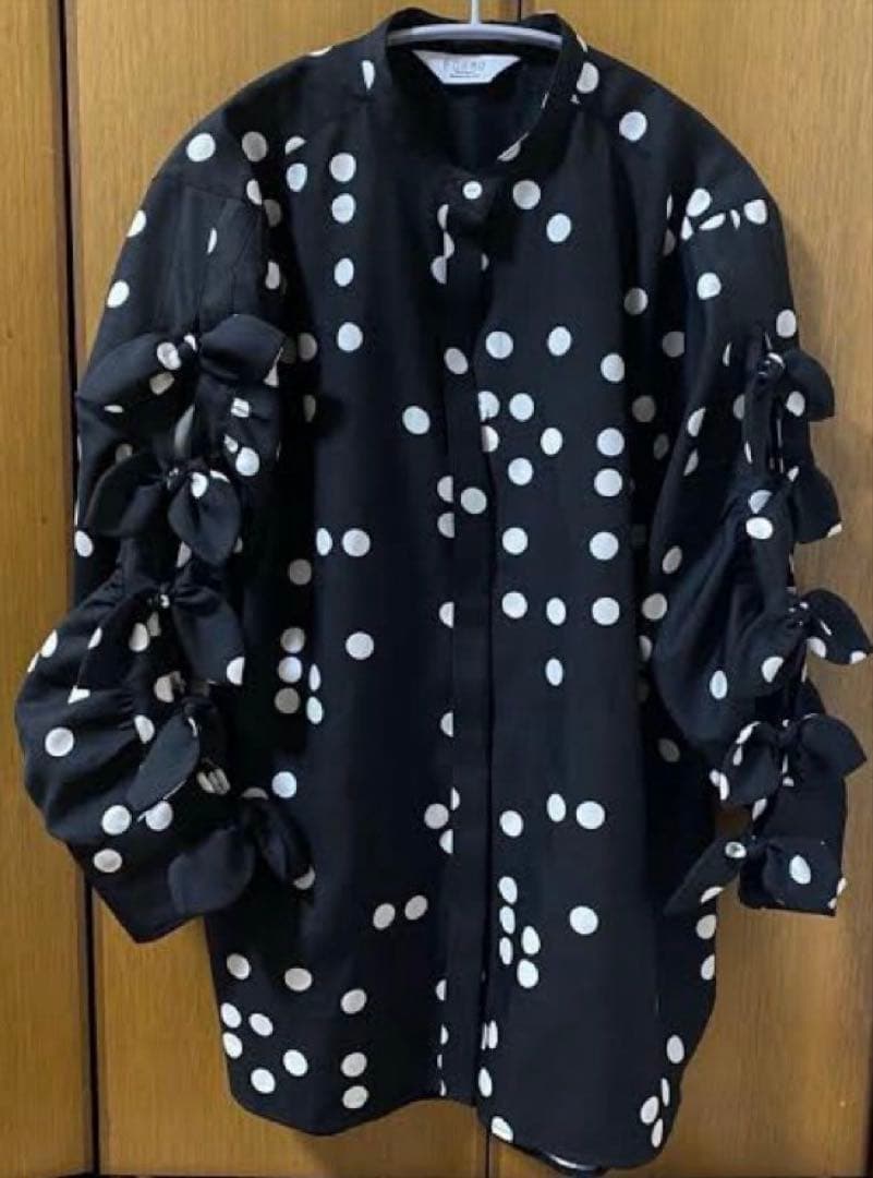 美品】formo フォルモ リボンスリーブブラウス ドット柄 - メルカリ