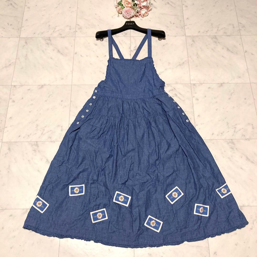 美品　ピンクハウス　24年　ひな菊ワッペン使いダンガリージャンパースカート PINK HOUSE（ピンクハウス）の「ひな菊ワッペン使いダンガリー