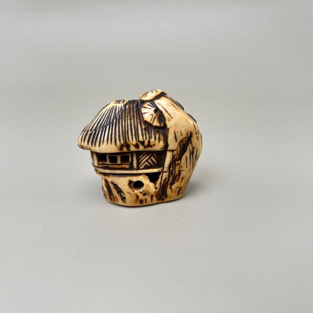 彫刻極上根付天然素材アンティーク骨董飾り物古美術置物細密細工 三人のキャラクター 彫刻極上根付天然素材アンティーク骨董飾り物古