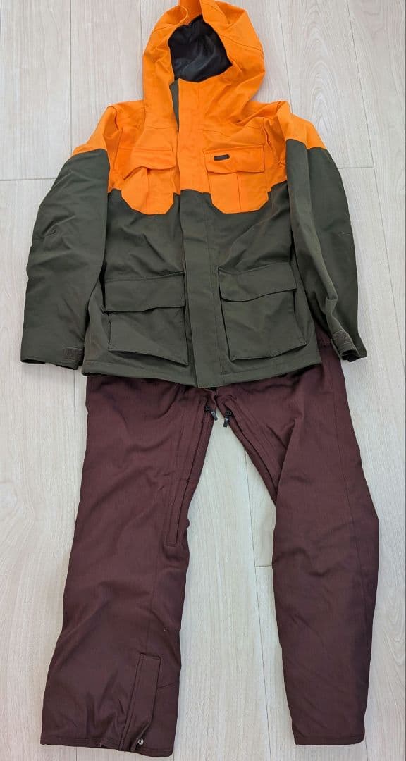 VOLCOM　スノーボードウェア　ジャケット＆パンツセット VOLCOM（ボルコム） スノーボードウェア 上下セット メンズ Primry