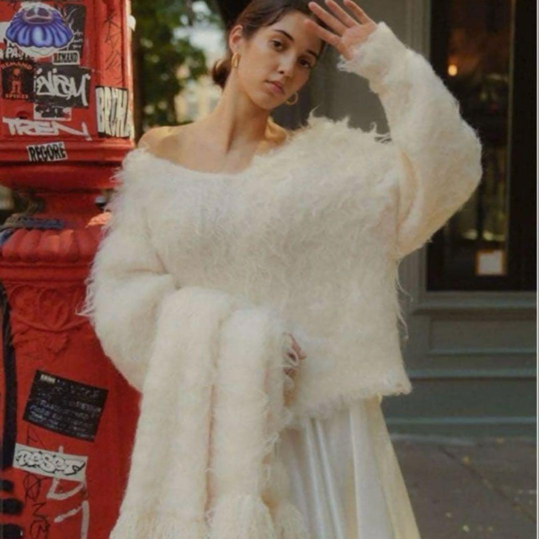 美品】THE TOE Pigalle shaggy Vneck knit - メルカリ