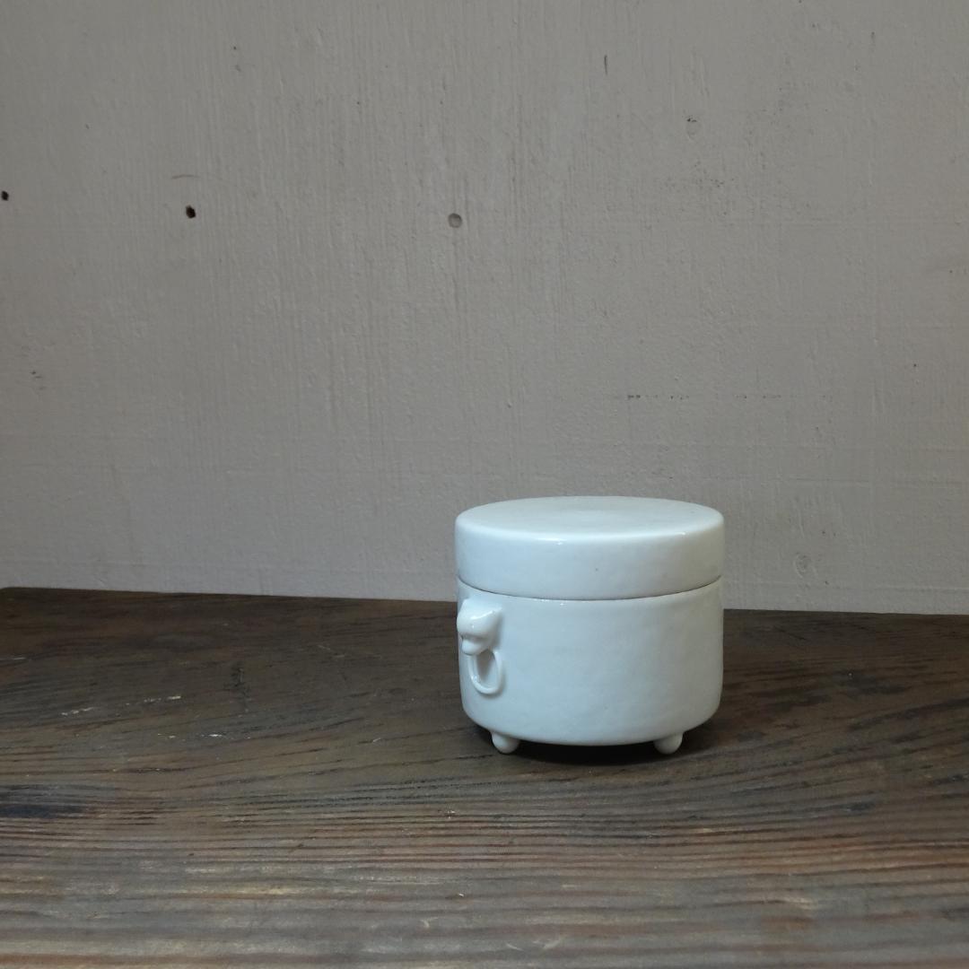 シ*マ様 香合　蓋に欠け有ります　永楽年製　龍模様　香炉　壺　オブジェ　唐物 シ*マ様 香合 蓋に欠け有ります 永楽年製 龍模様 香炉