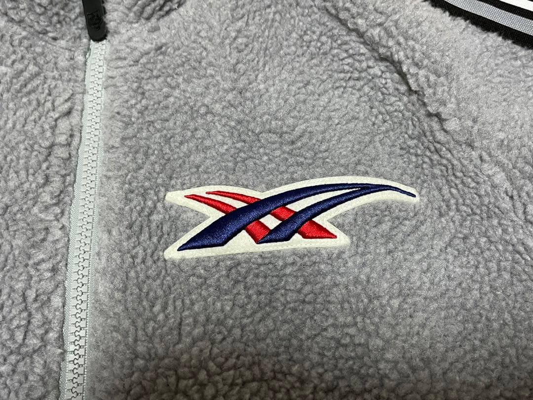 オニツカタイガー グレー フリース ジップアップジャンパー - メルカリ