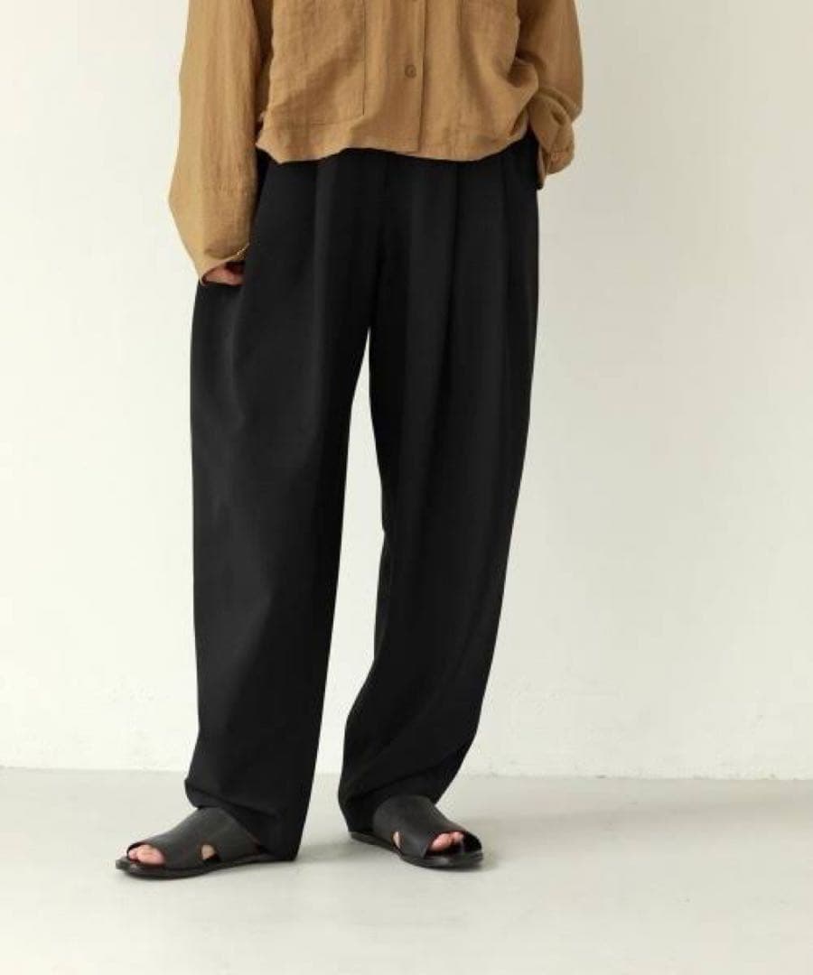 専用todayful ハイウエストタックトラウザーズ TODAYFUL（トゥデイフル）の「TODAYFUL(トゥデイフル) 