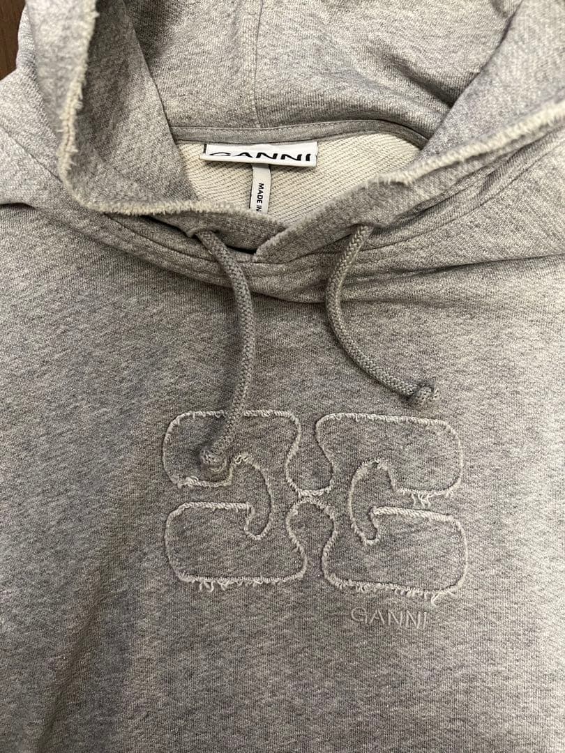 ぷりん様専用】GANNI フード付きクロップドパーカー グレー - メルカリ