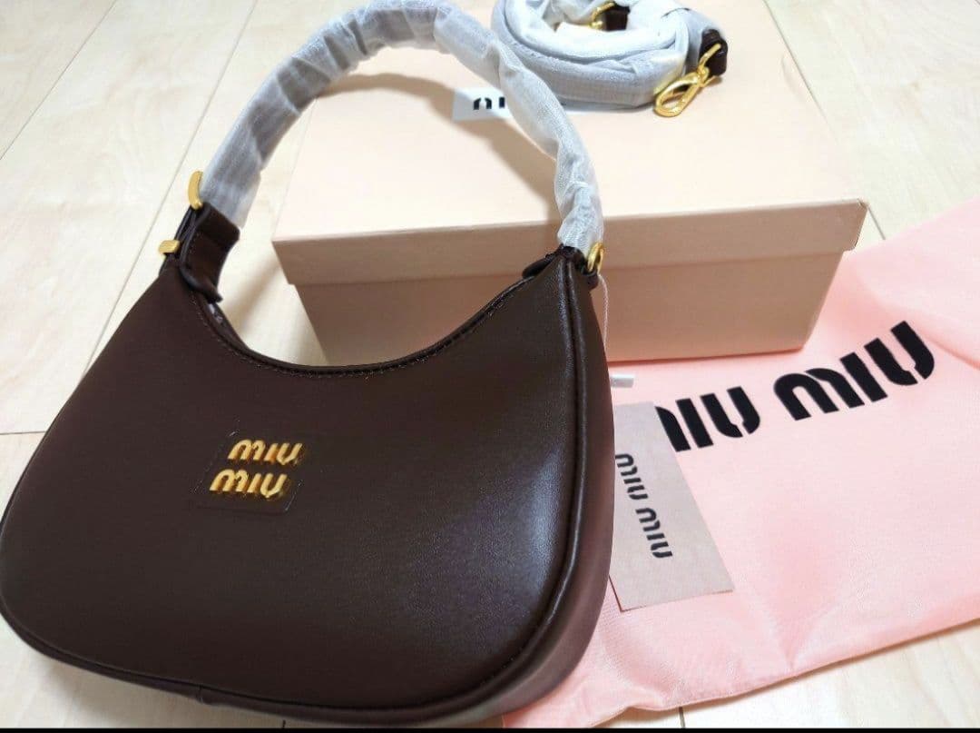 ショルダーバッグ TRIP.INN】6ポケットふかふかスマホマルチショルダーバッグ Life Style