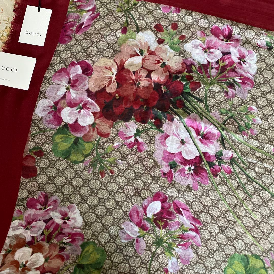 GUCCI 花柄 シルクスカーフ