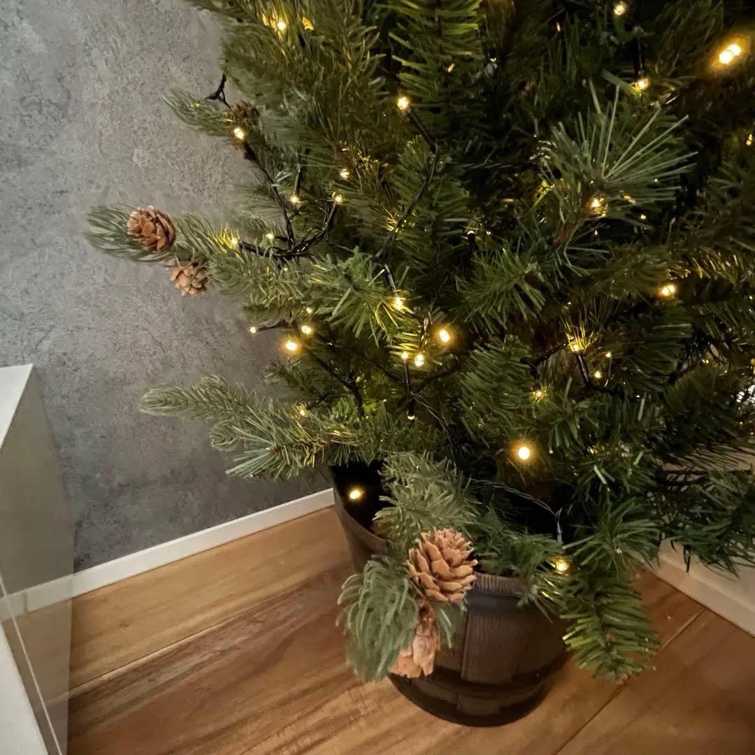 【美品！LED付き】クリスマスツリー 鉢付き 120cm 松ぼっくり　リアル 楽天市場】クリスマスツリー 120cm 『本物の葉の色を再現した