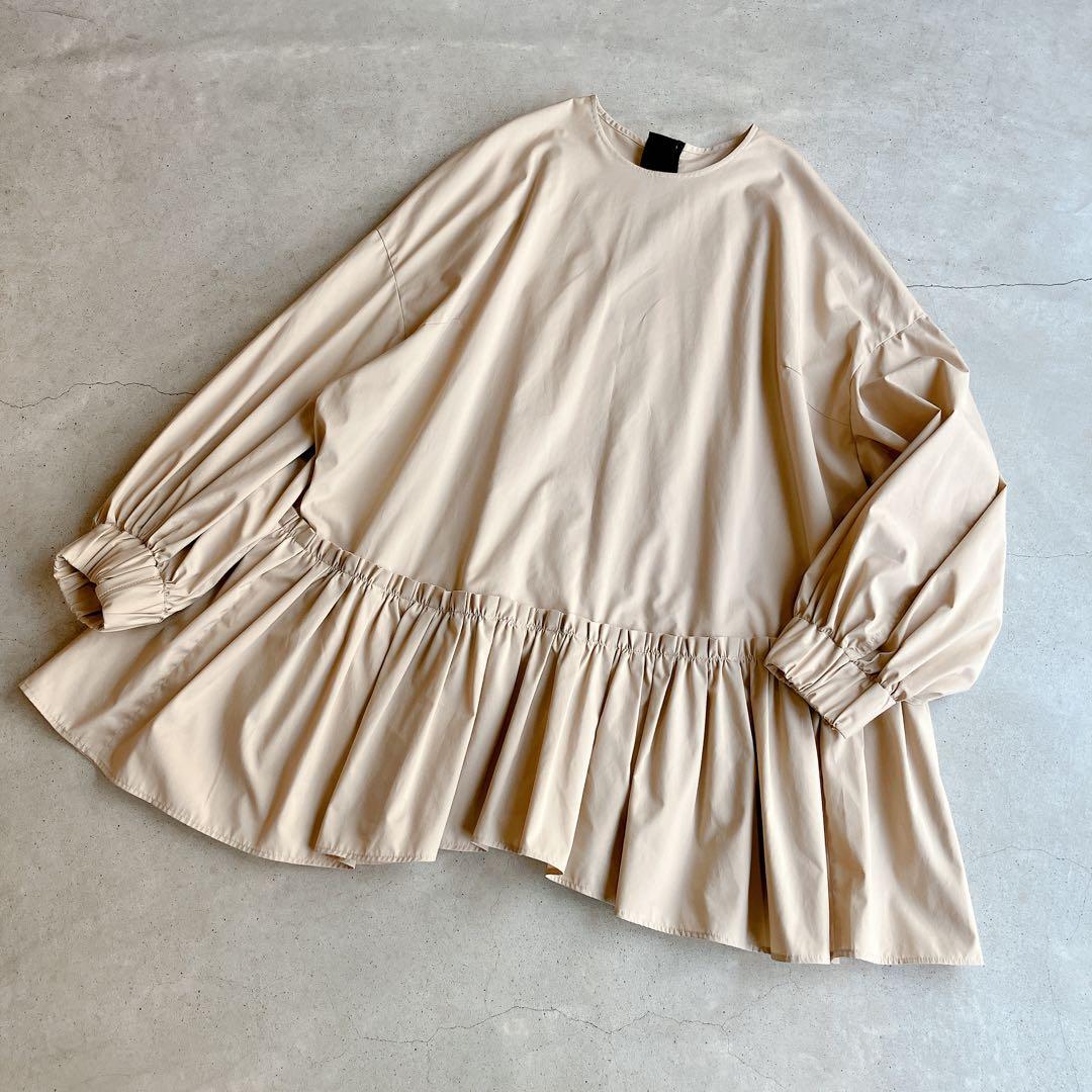 美品✦ฺランバンオンブルー　ストレッチブロードギャザーチュニック　裾フリル ブラウス | LANVIN en Bleu | ランバン オン ブルー公式（レディース）