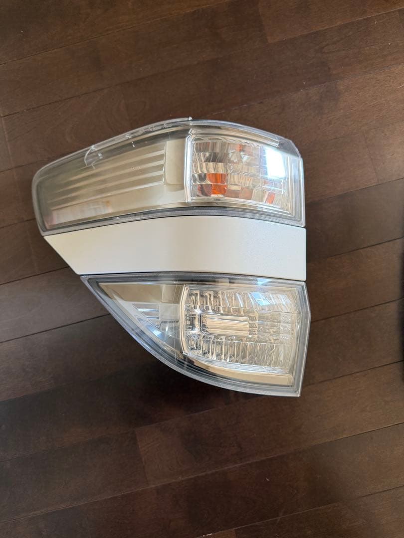 20ヴェルファイア 純正テールランプセット Amazon.co.jp: 20系 ヴェルファイア 純正LEDテール ブレーキ 4灯化