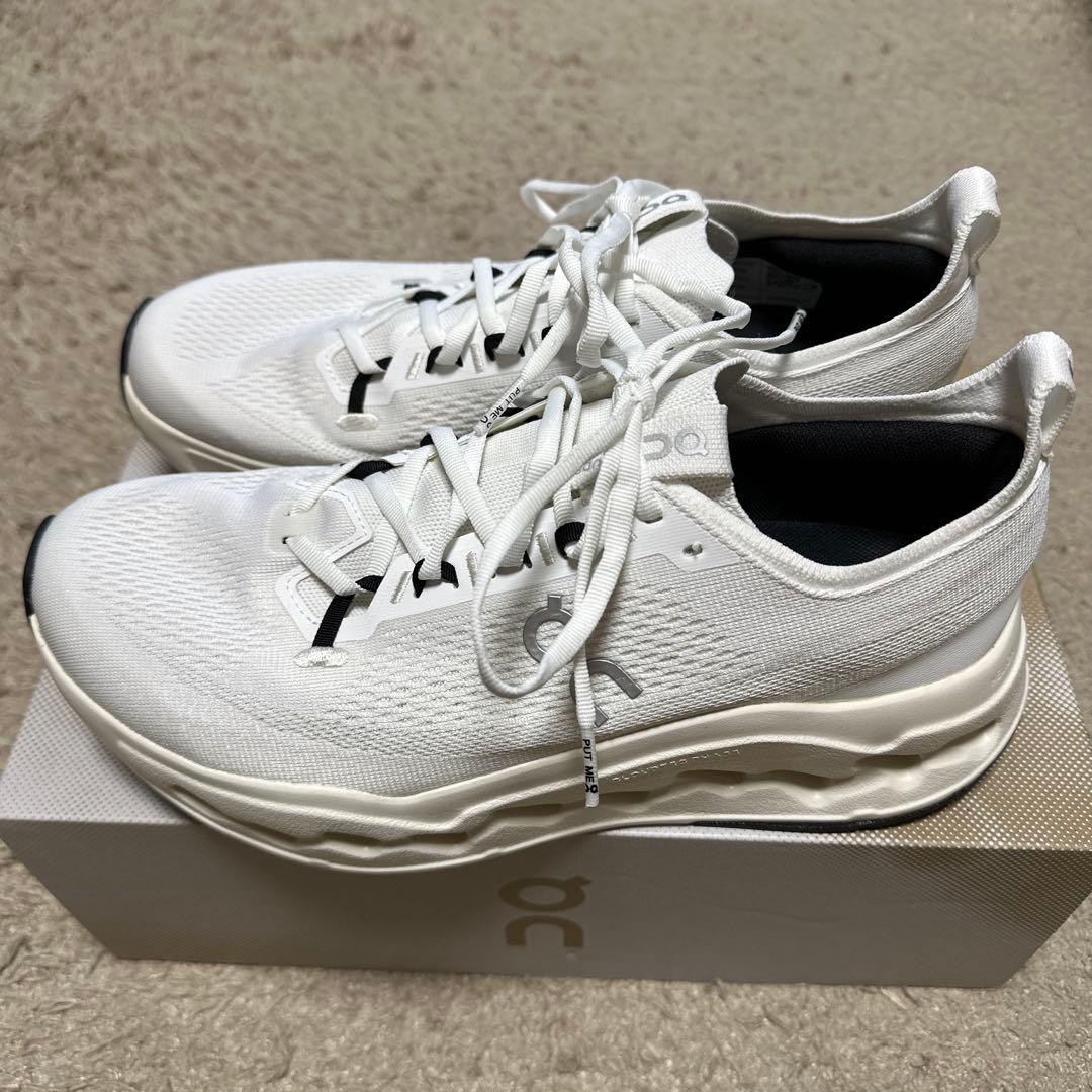 靴 On Cloudsurfer Max Wide 28.0cm