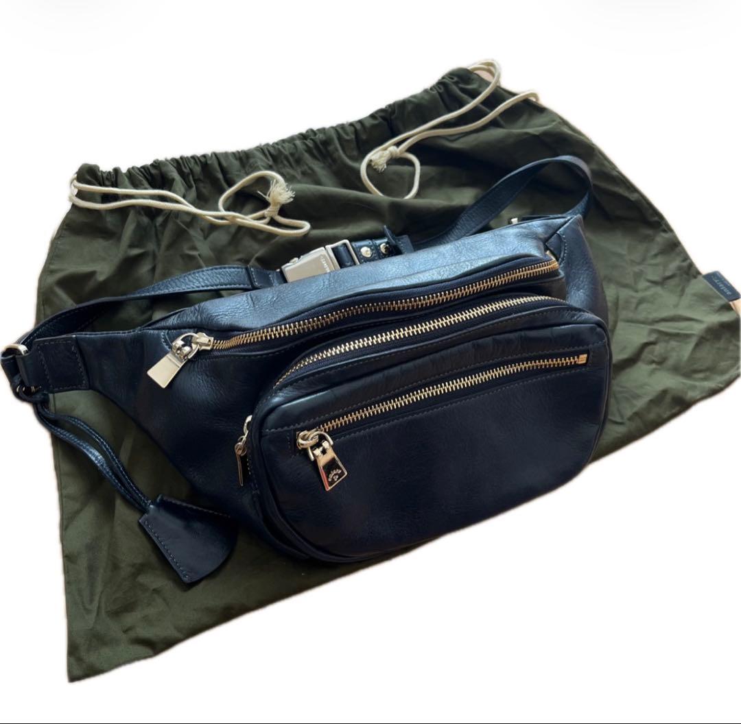 美品aniary ボディーバッグ ウエストバッグ レザー クロスボディ ネイビー aniary（アニアリ） 正規取扱店 ボディバッグ ウエストポーチ ウエスト