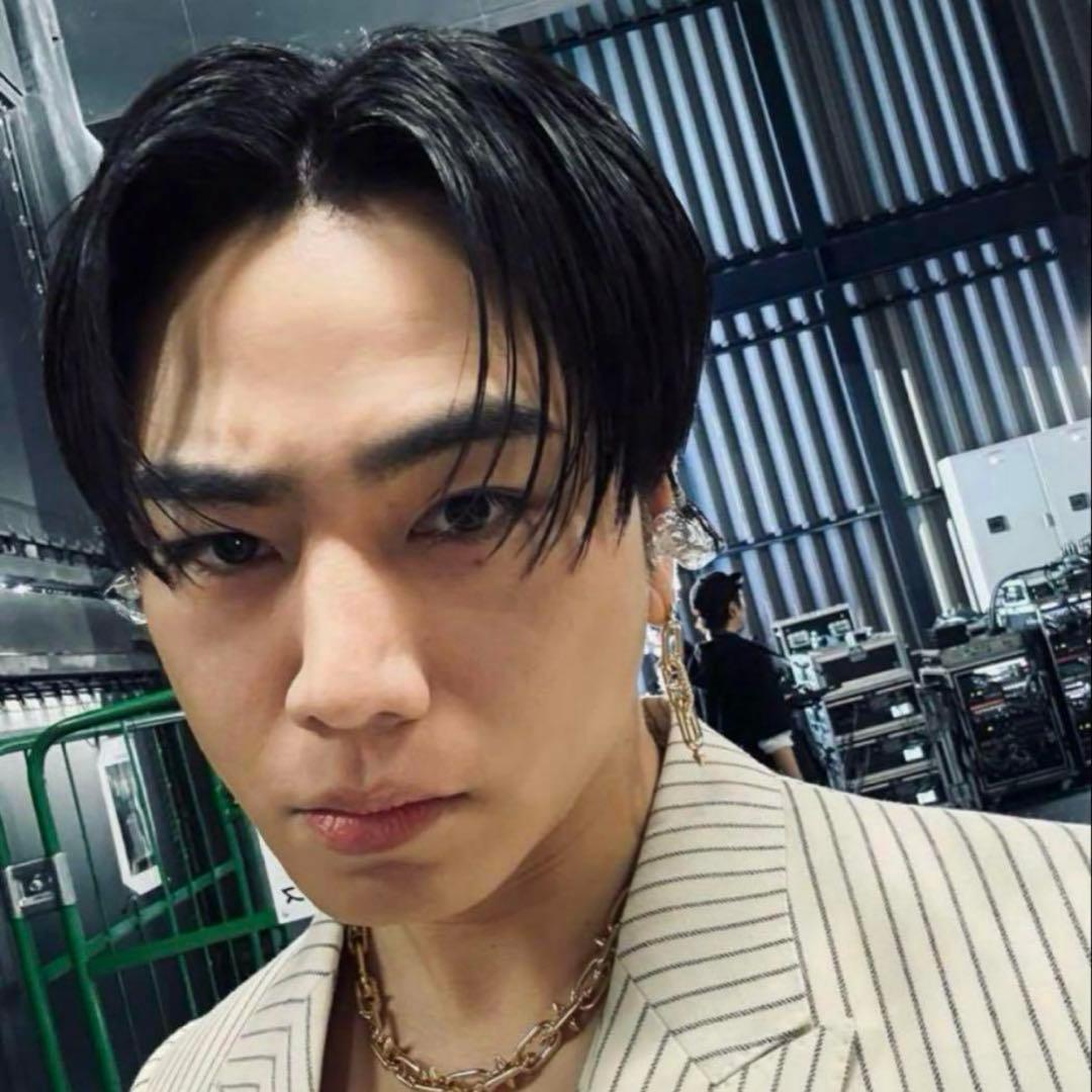 高品質 タイタンスパイクピアス✨登坂広臣 ØMI 着用モデル イエロー