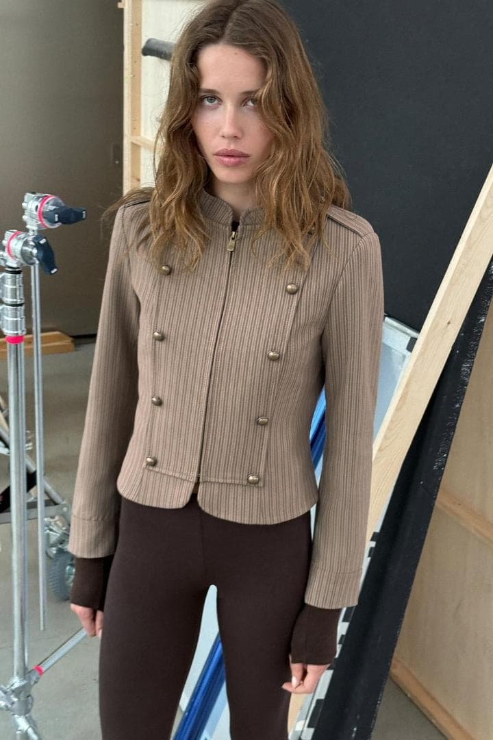 完売品 ZARA ストライプ柄フィットブレザー Sサイズ - メルカリ