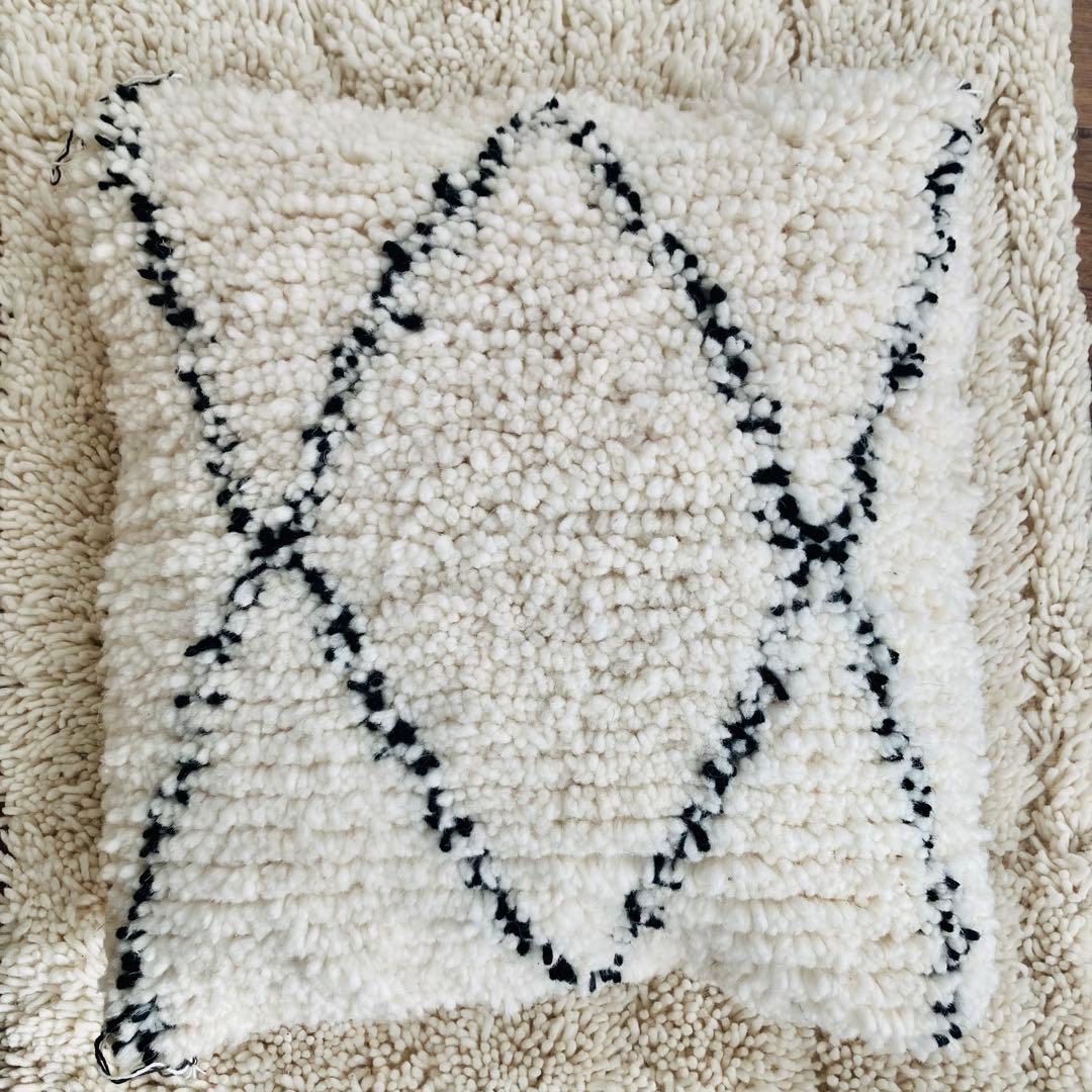 ベニワレン】新品 クッションカバー 49cm×47cm - メルカリ