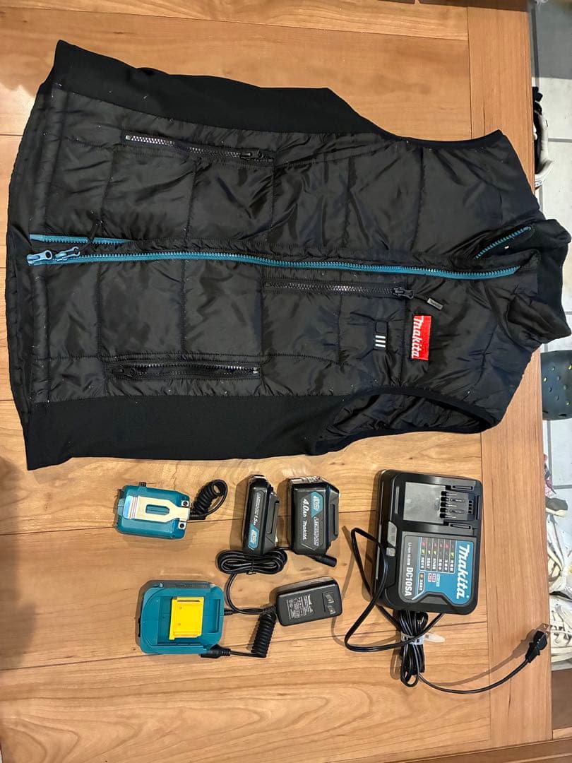 マキタ 充電式暖房ベスト CV201DZ Mサイズ　純正ケーブル、バッテリー✖️2 マキタ（makita） (すぐ使える)【正規店】【安全安心マキタ製】【薄型