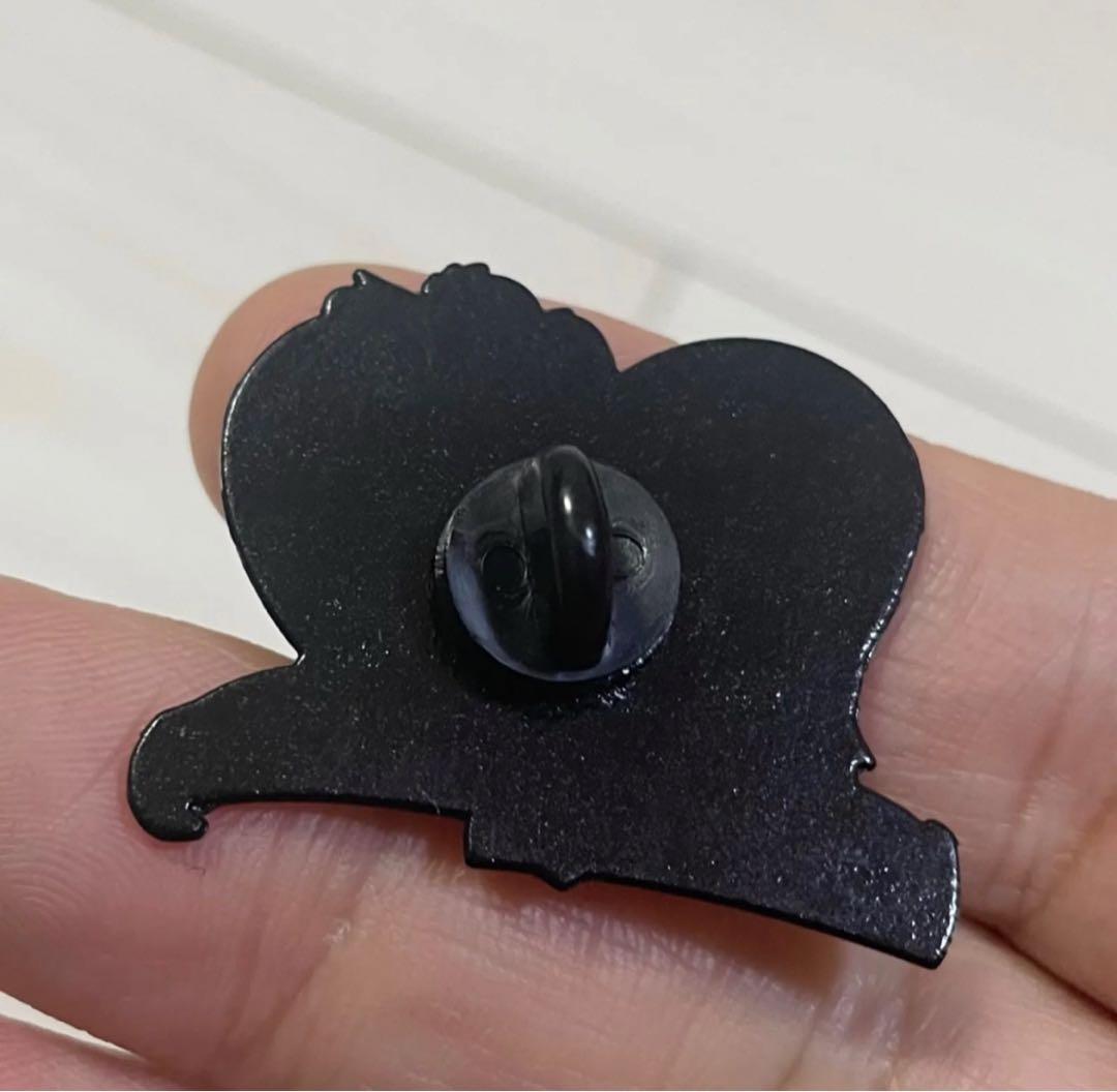 284 ピンバッジ シザーハンズ ジョニーデップ ピンズ ブローチピン