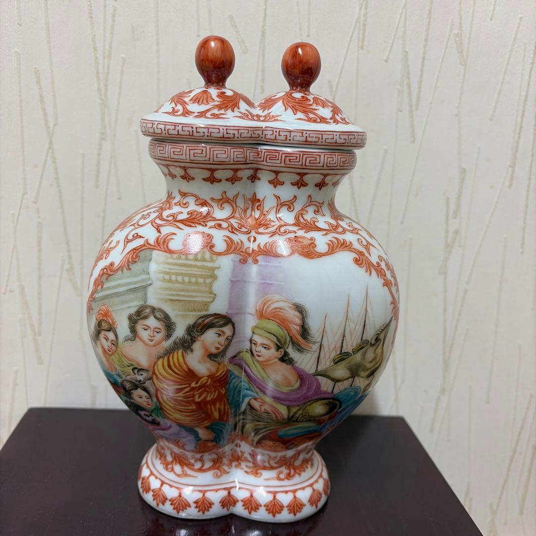 ト*ロ様 古典的な絵柄の陶器の壺 無名異練上花紋壺 | ARTerrace