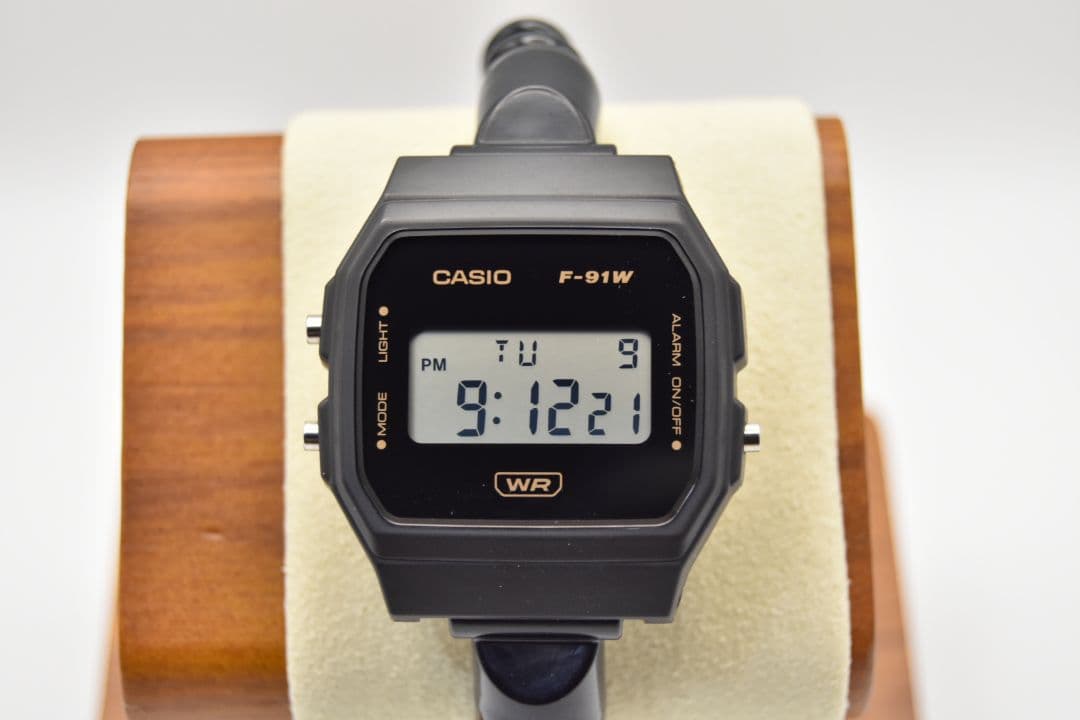 CASIO F-91WB ブラックサウナバンドカスタム＋aw グレーバンド CASIO F-91W ホワイト・シルバー サウナバンドカスタム チプカシ