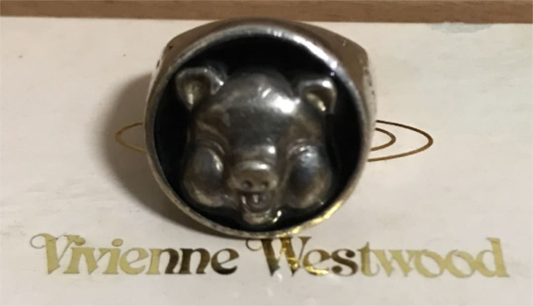 ヴィヴィアンウエストウッド 指輪 ハッピーピッグ 限定100個！ - メルカリ