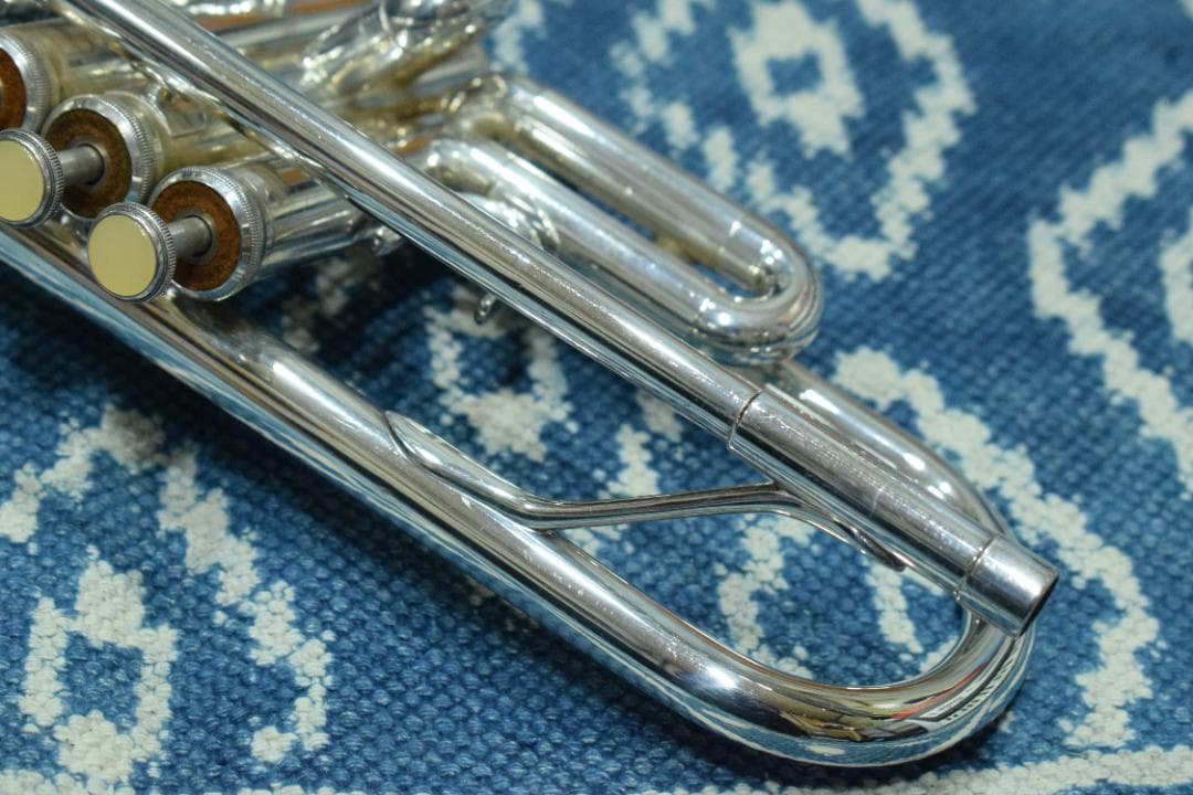 YAMAHA YTR-3320S 赤ベル・銀メッキ ケース・マウスピース付 - メルカリ