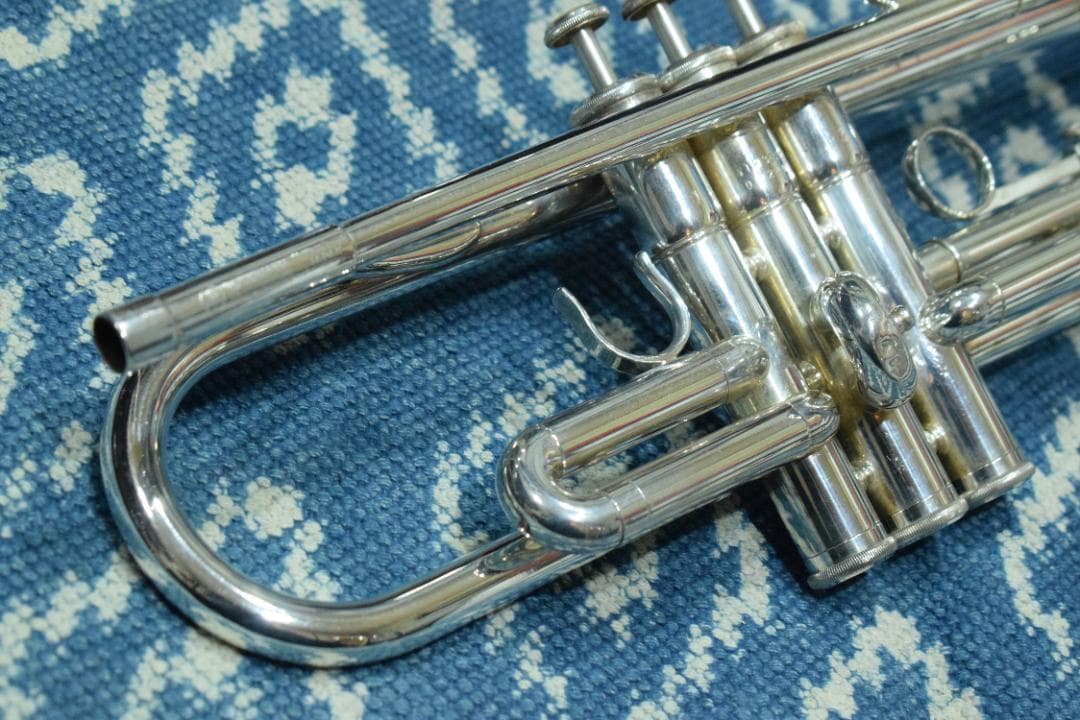 YAMAHA YTR-3320S 赤ベル・銀メッキ ケース・マウスピース付 - メルカリ