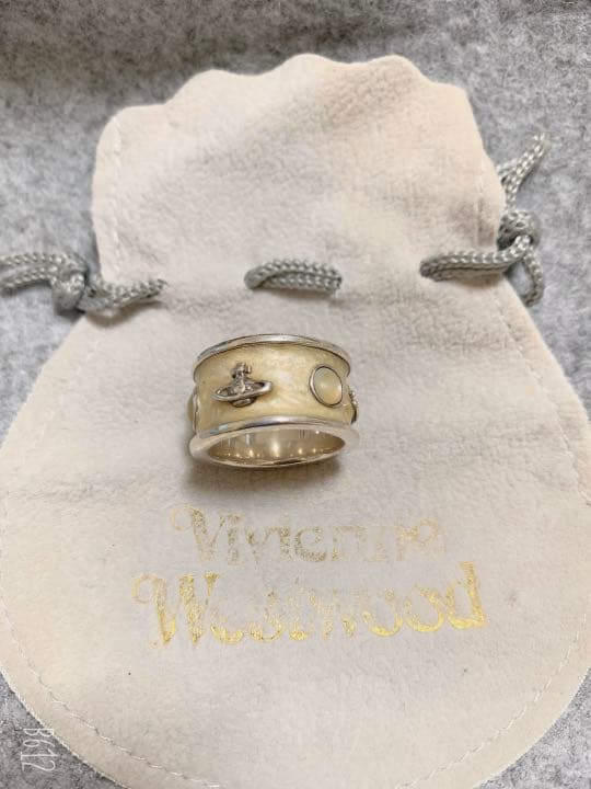 Vivienne Westwood キングリング　アイボリー　Mサイズ 2026年最新】ヴィヴィアン キングリングの人気アイテム - メルカリ