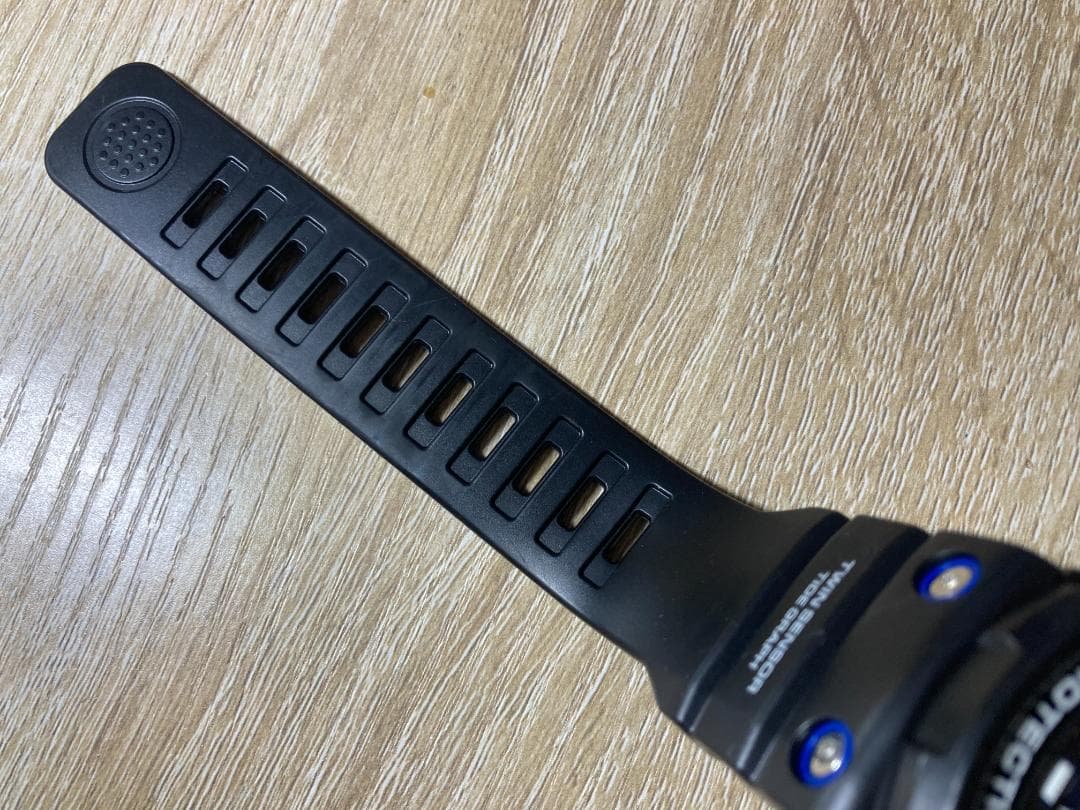 美品！カシオ ジーショック GN-1000B-1AJF 方位 温度計測 - メルカリ