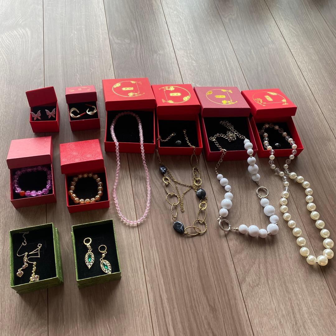 豪華なアクセサリーセット - メルカリ