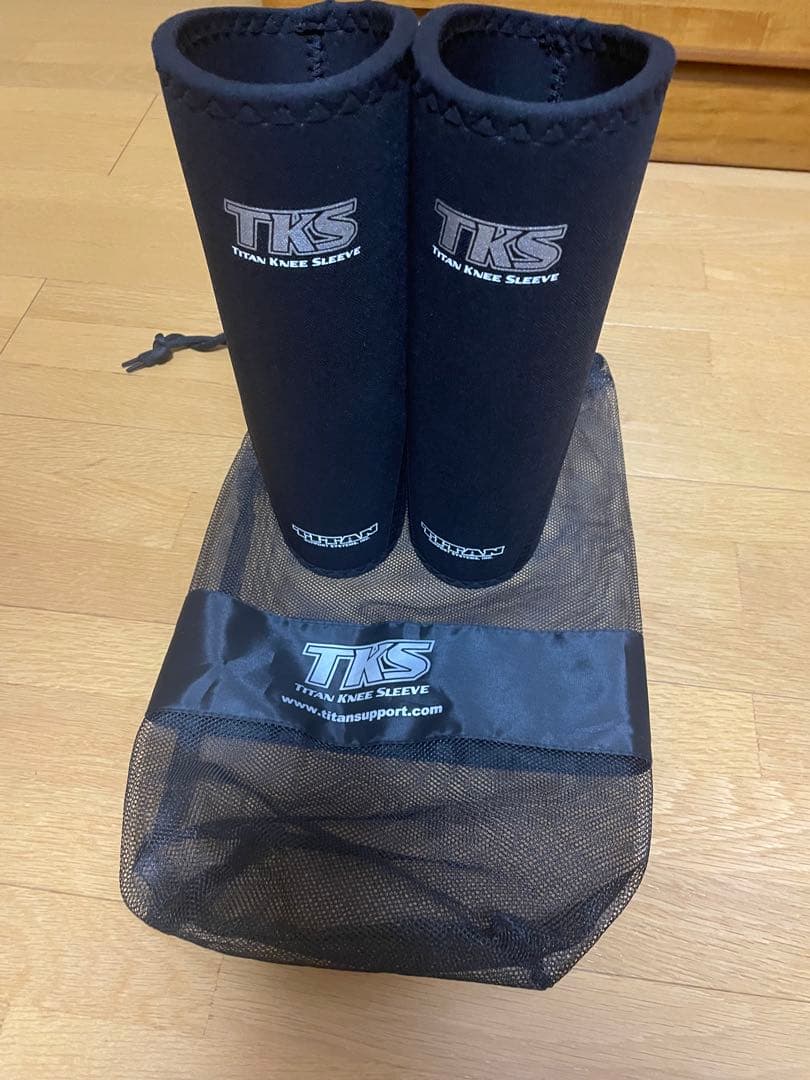 TKS タイタン　ニースリーブ　メッシュバッグ付き XSサイズ TKS タイタン ニースリーブ メッシュバッグ付き XSサイズ TITAN Knee