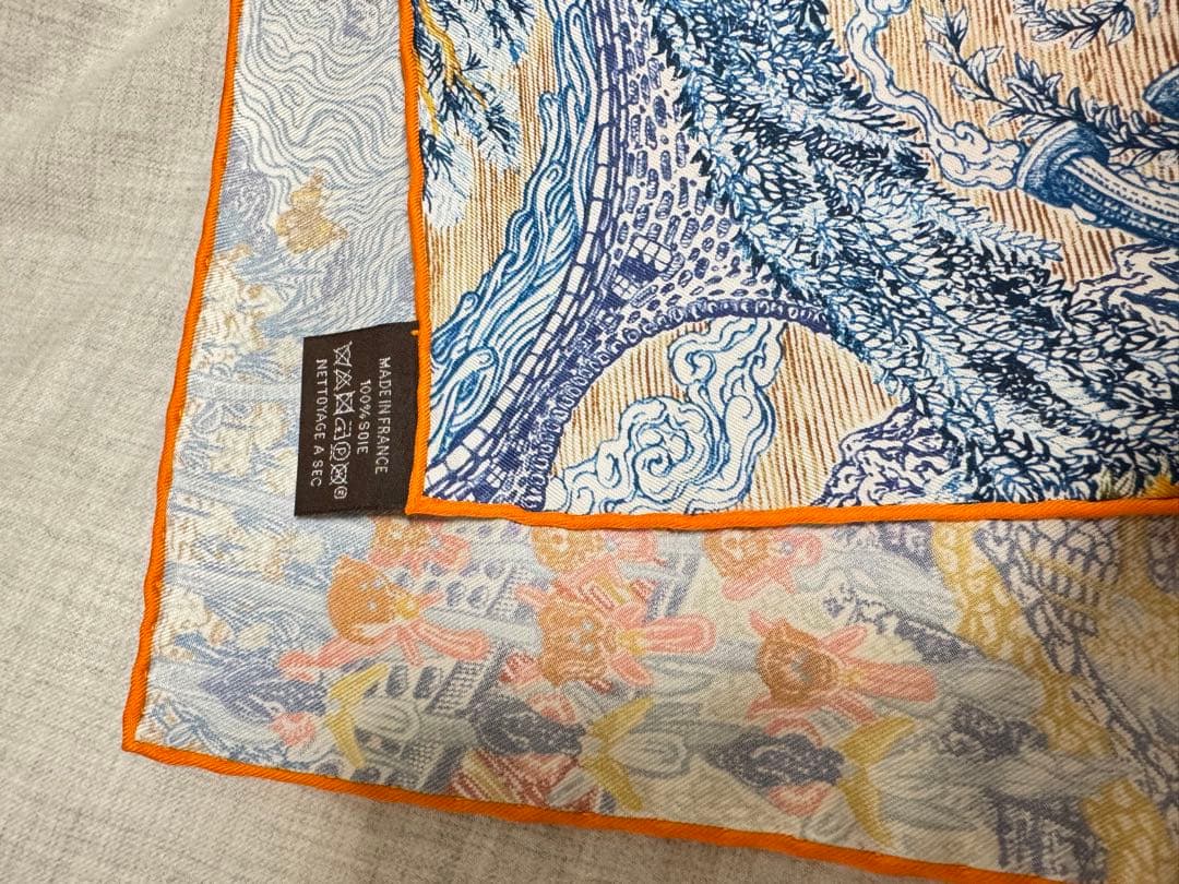 HERMES エルメス　カレ90 《エレフセリア》 EΛEYOEPIA スカーフ