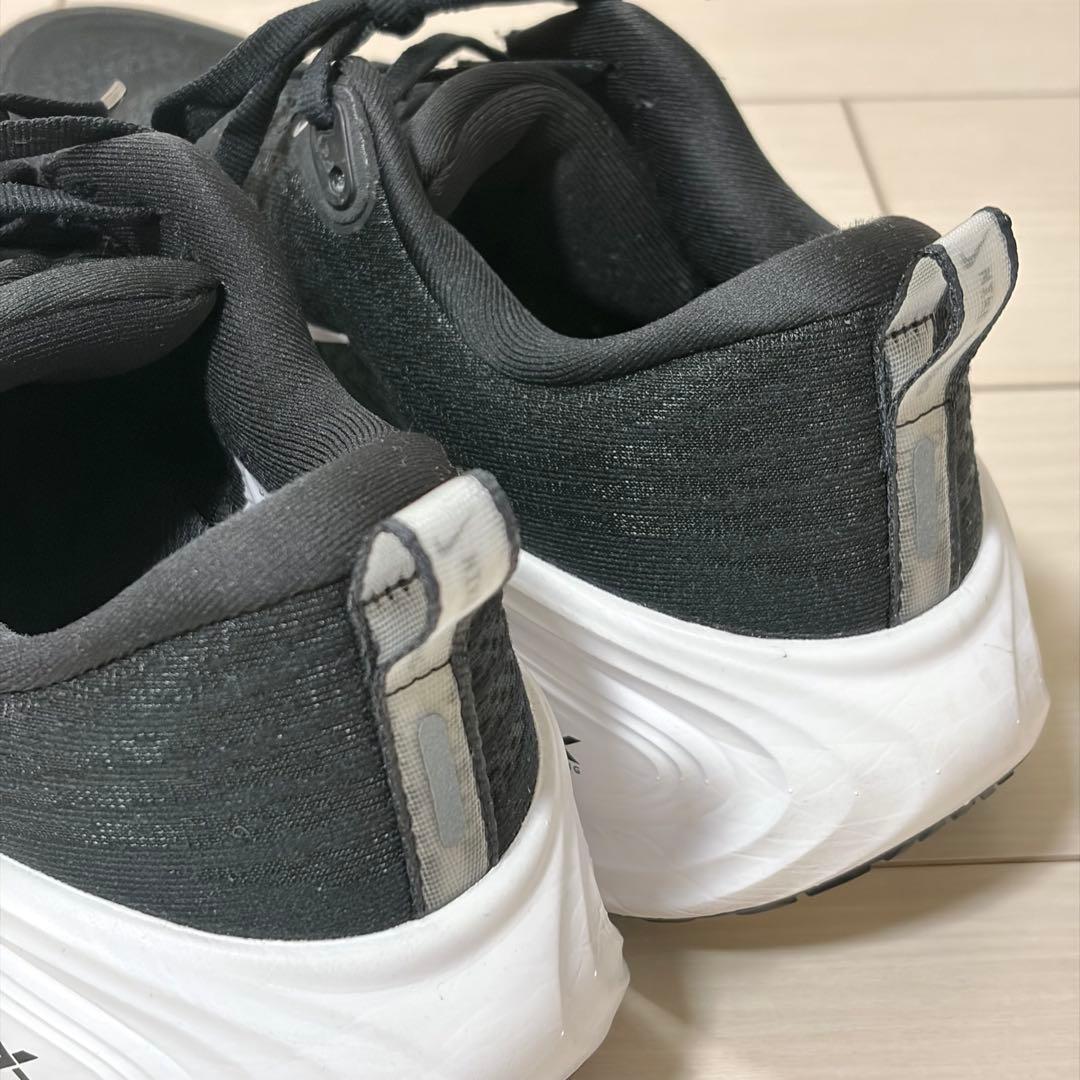 靴 NIKE Vomero Plus HV8150-002 26.0cm BK/WH