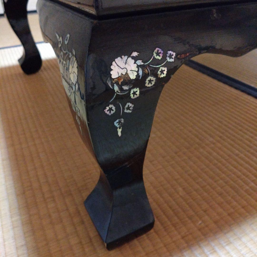 黒うるし地」に「螺鈿細工（らでんざいく）座卓」「高級」「和室