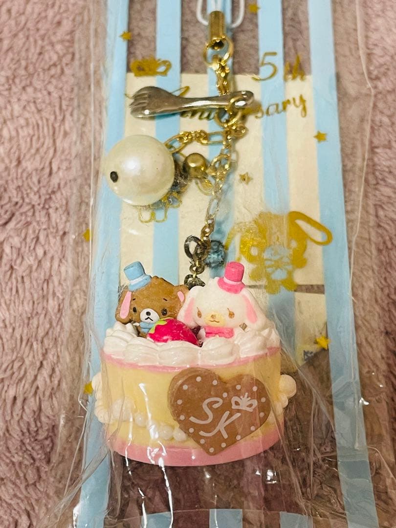 シュガーバニーズ 5周年 キーホルダー サンリオ 新品★ Amazon.co.jp: サンリオ(SANRIO) ストラップ（平成うまれキャラクター