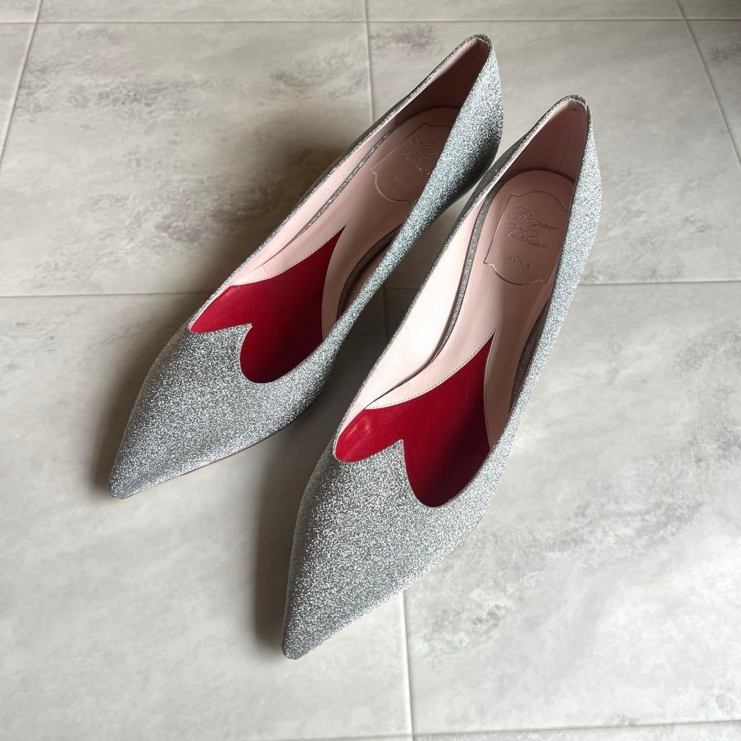 美品♡ロジェヴィヴィエ アイラブヴィヴィエ グリッター パンプス シルバー 39 シルバー 女性 エフロレッセンス グリッター パンプス