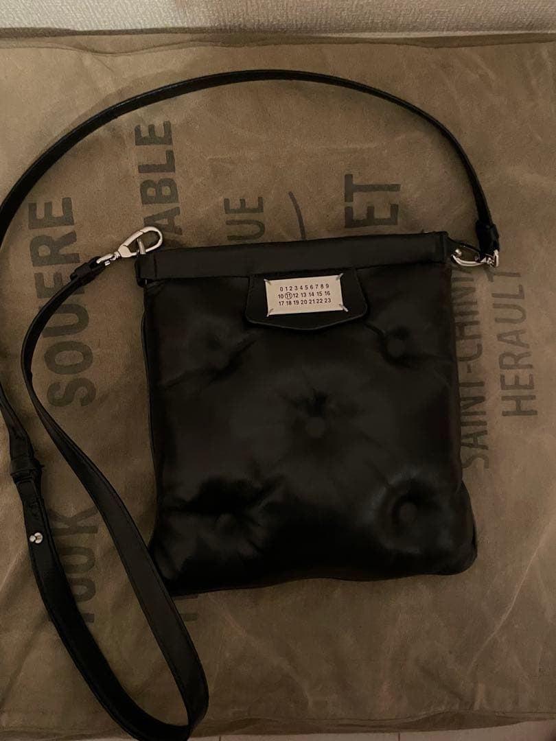 Maison maigiela グラム スラムフラップポケットバッグ Maison Margiela - 「グラム スラム」フラップポケットバッグ / Black