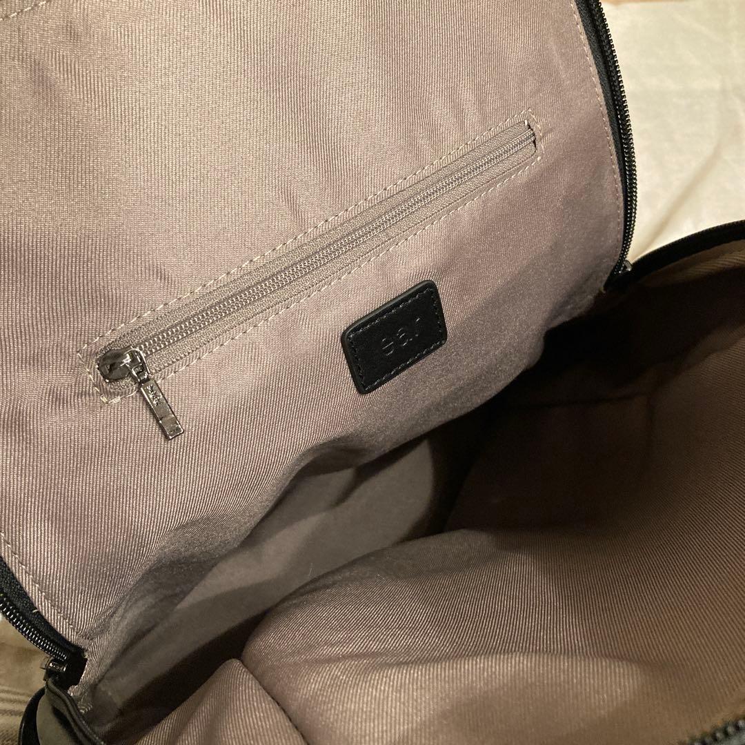 美品 イアパピヨネ 2023年福袋 レザーリュック 本革 バッグパック 黒