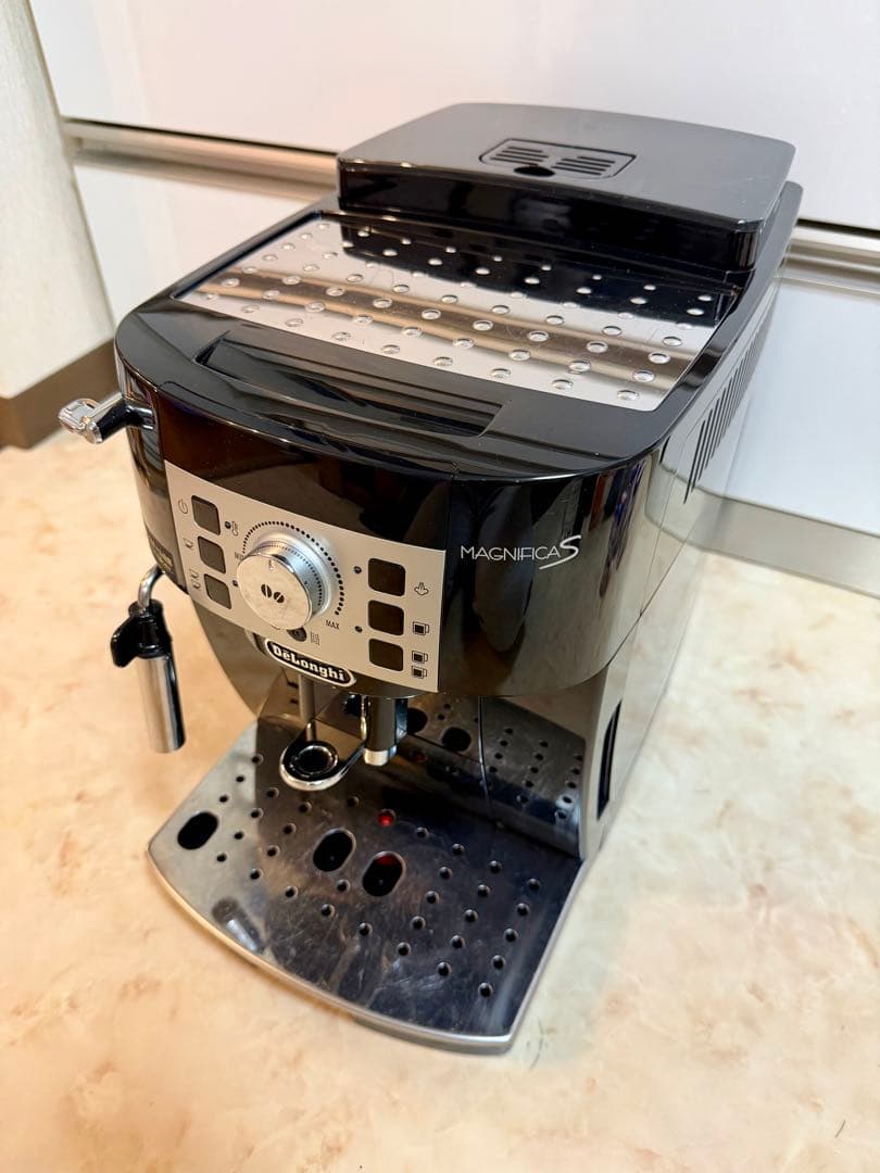 MAGNIFICA S エスプレッソマシン ブラック デロンギ、エスプレッソマシン「マグニフィカS」のエントリーモデル