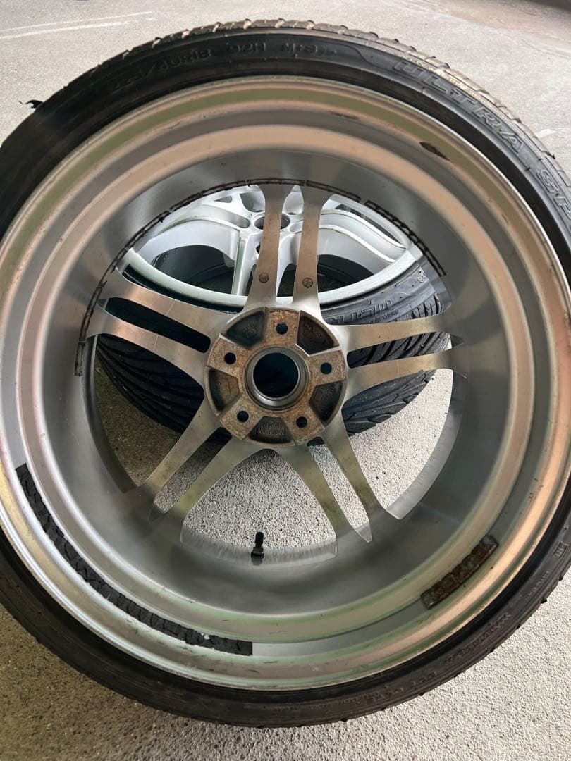 AVS vs-5 18インチ 9.5J +45 PCD114.3 5H