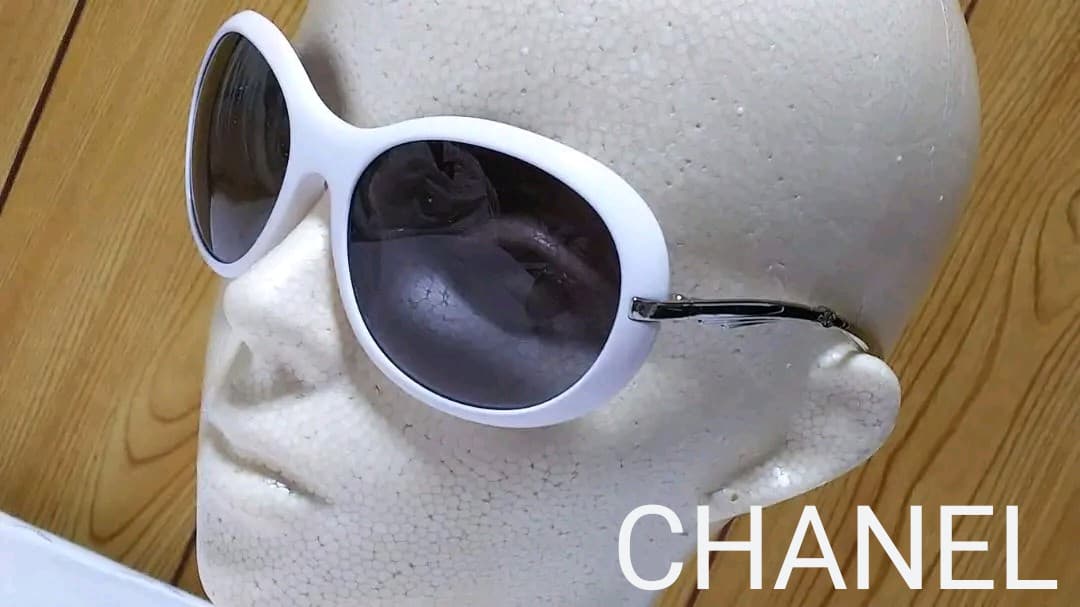 正規レア シャネル ココマーク メタルフェザーフレーム ラウンドサングラス白×黒 CHANEL（シャネル） 【爆買】シャネル ラウンド シェイプ アイウェア