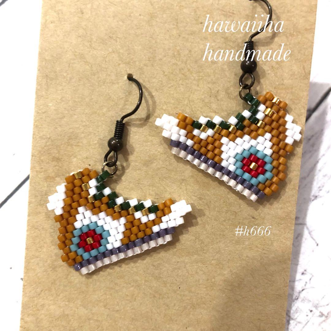 デリカビーズピアス⭐︎スニーカーピアス⭐︎ブラウンフラワー #h666