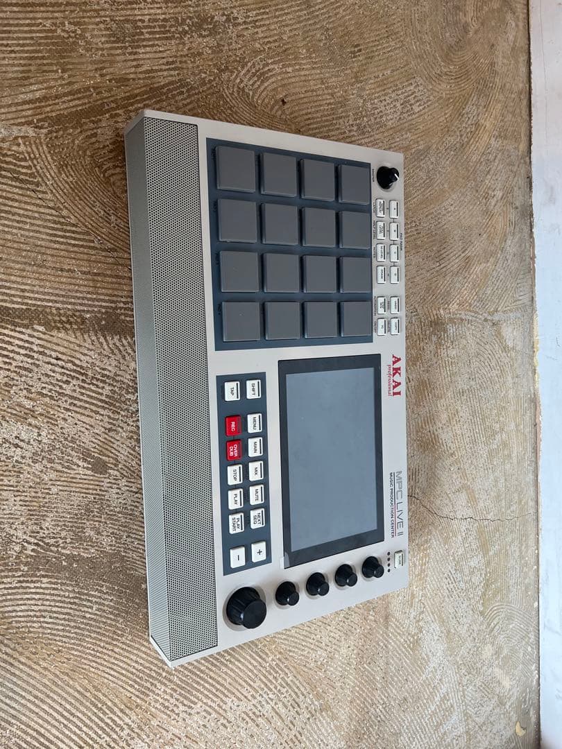 AKAI MPC LIVE2 - DTM・DAWオンライン ショッピング