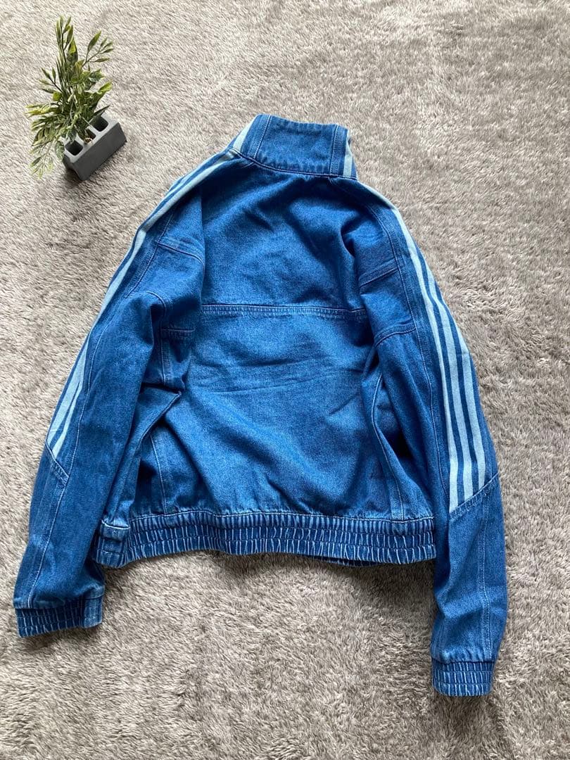 adidas NiziUミイヒ着用 デニム トラックトップ ハーフジップ - メルカリ