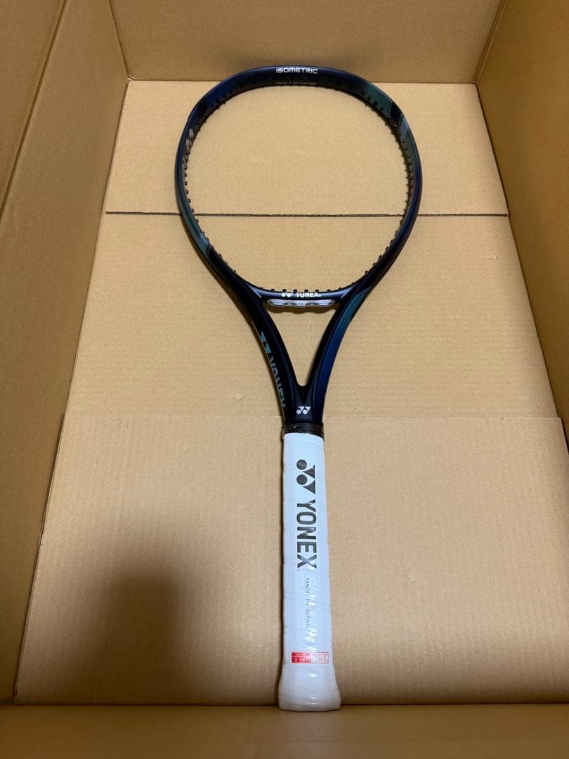 新品未使用　ezone100l 07EZ100L G2 YONEX（ヨネックス） テニス硬式テニスラケット EZONE 100L Eゾーン
